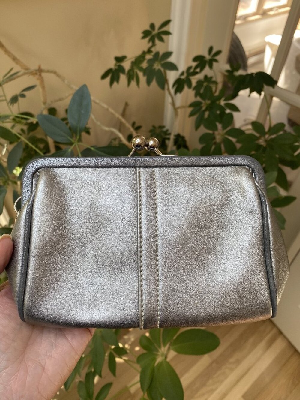 Vintage Coach Metallic Silver Leather Kisslock Wristlet